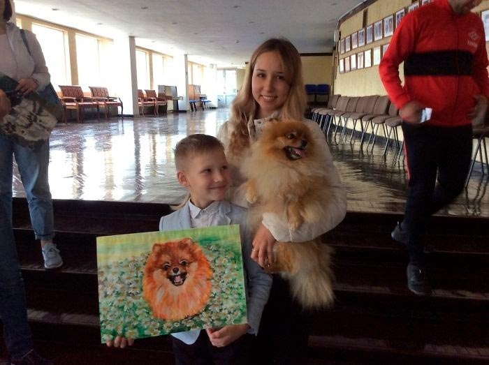 9 year old Russian boy trades his art abandoned dog food and medicine